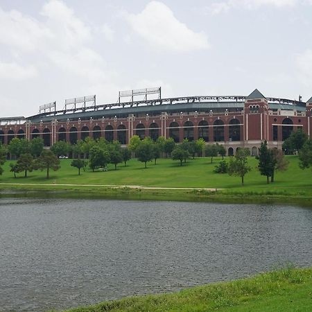 Family Friendly 2Bdrm-Walk To At&T/Cowboys Stadium Arlington Buitenkant foto