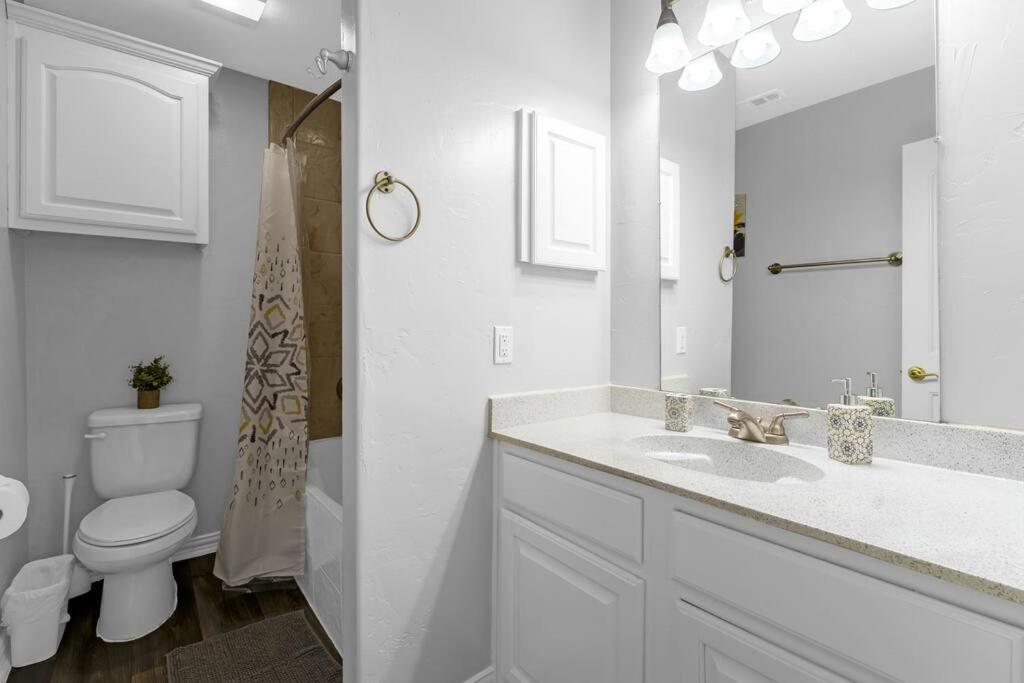Family Friendly 2Bdrm-Walk To At&T/Cowboys Stadium Arlington Buitenkant foto