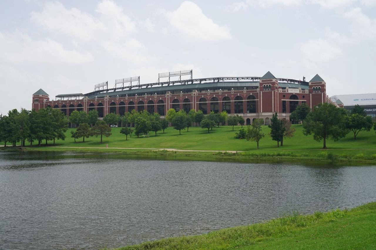 Family Friendly 2Bdrm-Walk To At&T/Cowboys Stadium Arlington Buitenkant foto